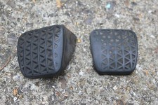 USED VECTRA C / SIGNUM BRAKE / CLUTCH PEDAL GRIP RUBBERS