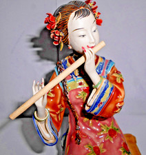 BEAUTIFUL JAPANESE PORCELAIN