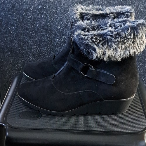Van dal black - black, suede