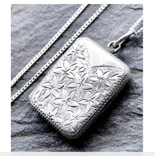 Edwardian SILVER Rectangular LOCKET, Chester 1908 on 18" Chain - 5.2g