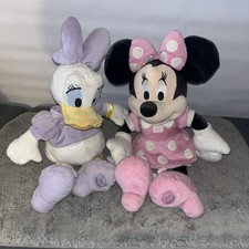Minnie Mouse And Daisy Duck