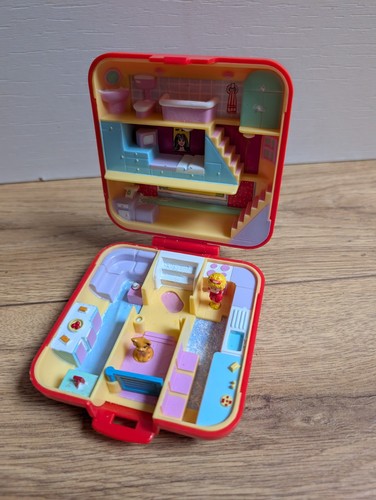 Polly pocket square red - square, house
