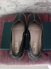 Van -Dal Shoes 5 1/2 D Limoges