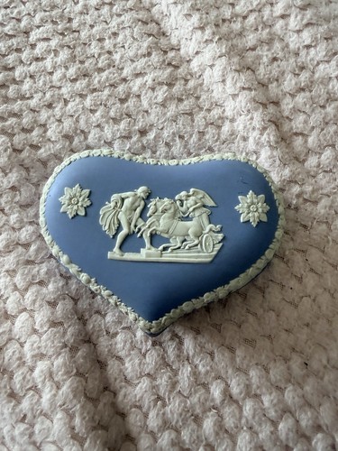 Wedgewood trinket box - trinket, heart