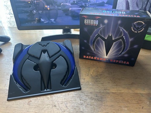 Batman beyond batarang blue - beyond,