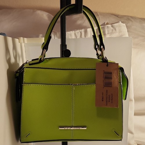 Vibrant green leather - vibrant,