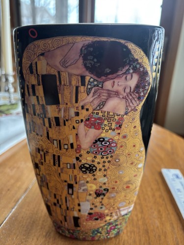 Porcelain vase the kiss - porcelain,