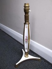 VERY NICE VINTAGE 1960s - 1970s PORCELAIN AND CAST METAL TABLE LAMP . M2532