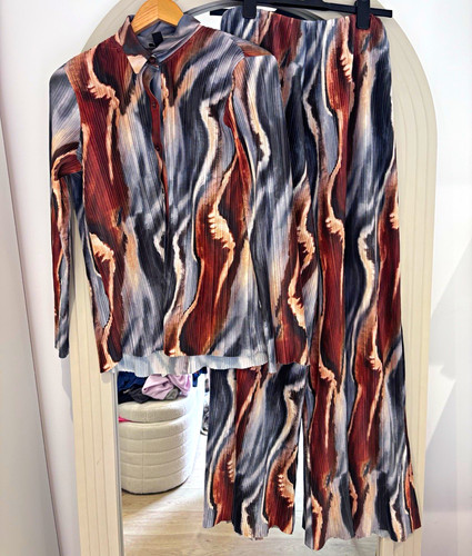 Boohoo 2pc abstract pleated - boohoo,