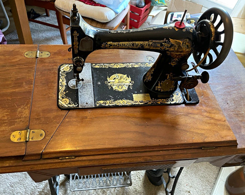 Singer mechanical treadle - 66,