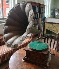 Gramophone & Typewriter senior