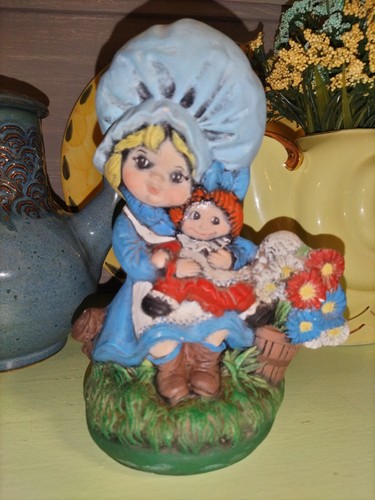 Byron ceramic figurine - byron, country
