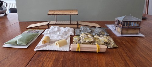 Scale train set - 00,