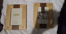 This is a pair of natural wooden picture frames, Brandnew