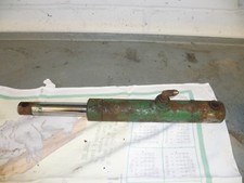 Hydraulic lift ram. X centre