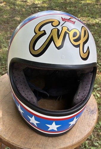 Vintage 1970 style - style, evel
