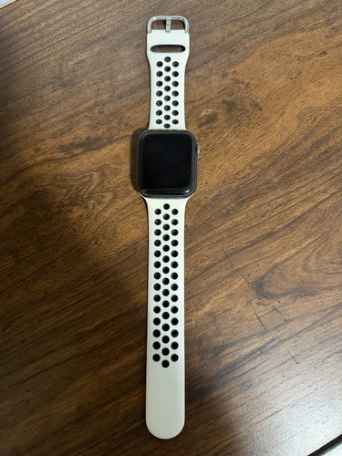 Apple smartwatch black - smartwatch,