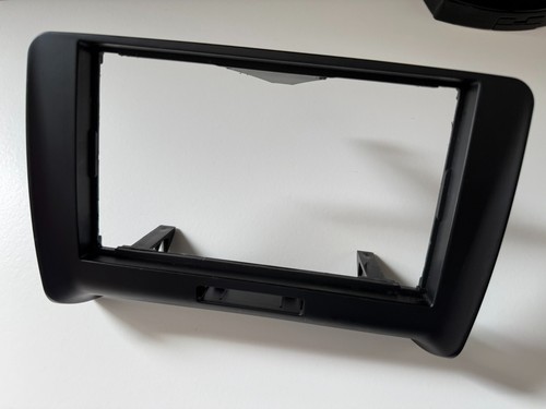 Double din stereo fitting kit - stereo,