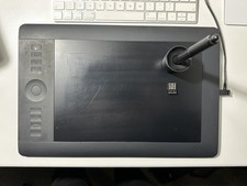 Wacom PTK-650 Intuos 5 Pro Medium Pen & Tablet