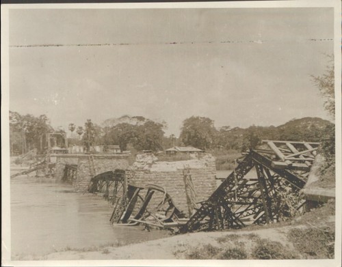 Collapsed bridge silver - collapsed,