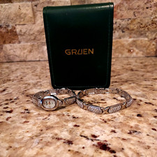 vintage Gruen ladies watch with matching bracelet w/ box working