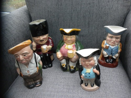 Toby character jug - /,