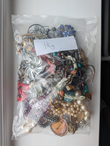 1kg mixed costume jewellery - 1kg,