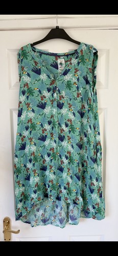 Pretty top with pockets - top,
