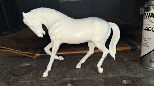 Hartland horse head down - ,