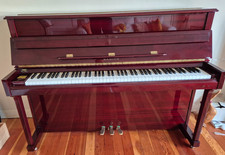 Samick SU110G Upright Piano Mahogony Finish