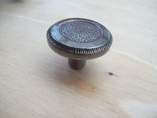 CAST IRON ANTIQUE PEWTER CABINET CUPBOARD DRAWER KITCHEN DOOR HANDLES KNOBS CUP 