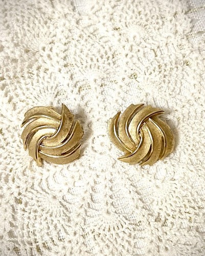 Vintage crown trifari earrings - crown,