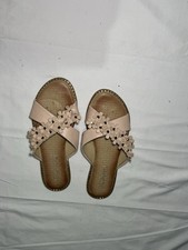 Rose color flat slippers with