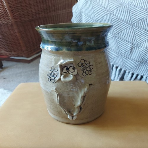 Pretty ugly pottery silly face - pretty,