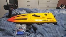 OUTLAW SUPERFAST 30mph+ RC SPEEDBOAT NEVER USED Upgraded Controller