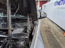 BONNET HINGE LH LAND ROVER