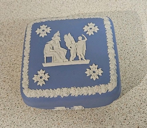 Wedgwood jasper ware large - ware,