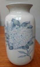 Vintage Sadler Hadrangea Vase