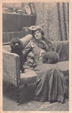 POSTCARD - EDWARDIAN ACTRESS - MISS LENA ASHWELL - POODLE - SOFA