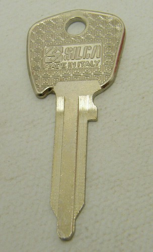Car key blank older cars - car,