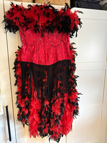 Red black lace - &,