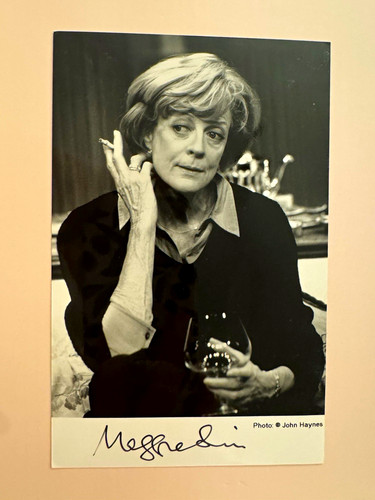 Dame maggie smith - dame, hand