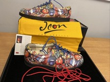 Icon Art To Wear Leather Lace