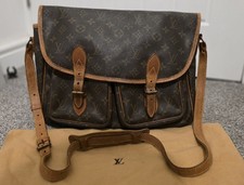 LOUIS VUITTON Monogram