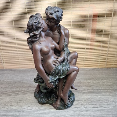 Bronze effect figurine - bronze,