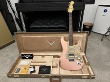 Fender Custom Shop Limited Edition Tyler Bryant Pinky Strat