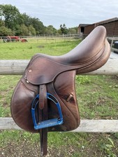 Prestige Paris Jump Saddle 17inch