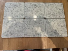 CLOVER LEAF Traditional Table