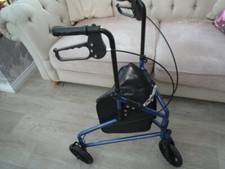 NRS  3  WHEEL ROLLATOR