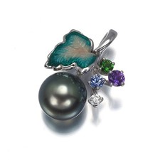 Auth Mikimoto Pendant Black